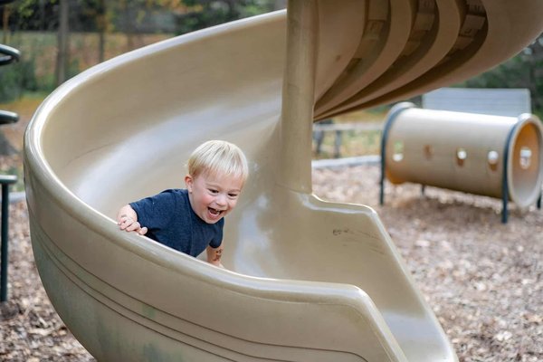 Top 10 des Activités Incontournables pour les Enfants en Vacances d'Été en Camping en France